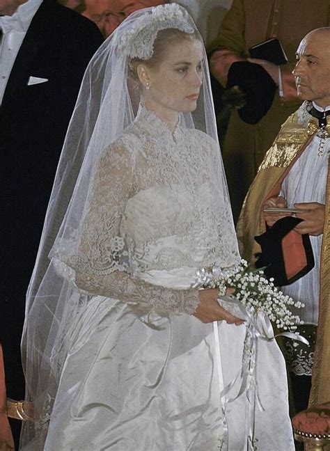 10 Hidden Details You Didn't Know About Grace Kelly's Wedding Dress