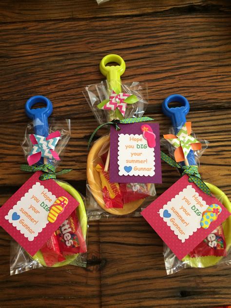20+ {End of the Year} Gift Ideas for Students Student teacher gifts