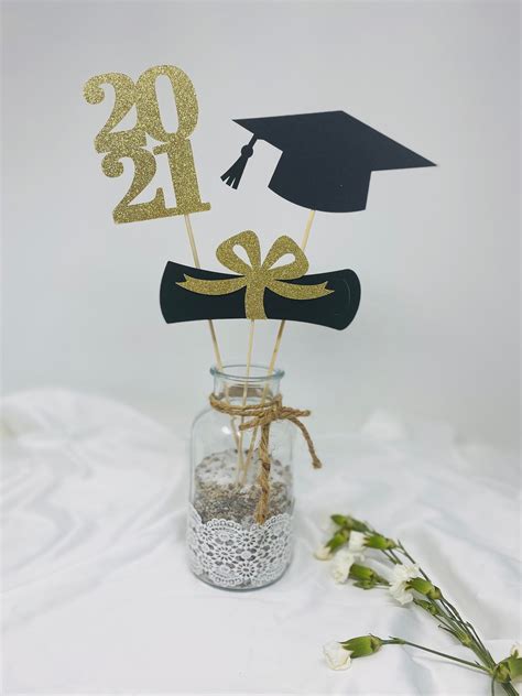 graduation 2024 table decorations