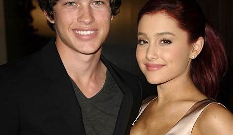 Graham Phillips Ariana Grande Reunites With Another Ex For Dinner