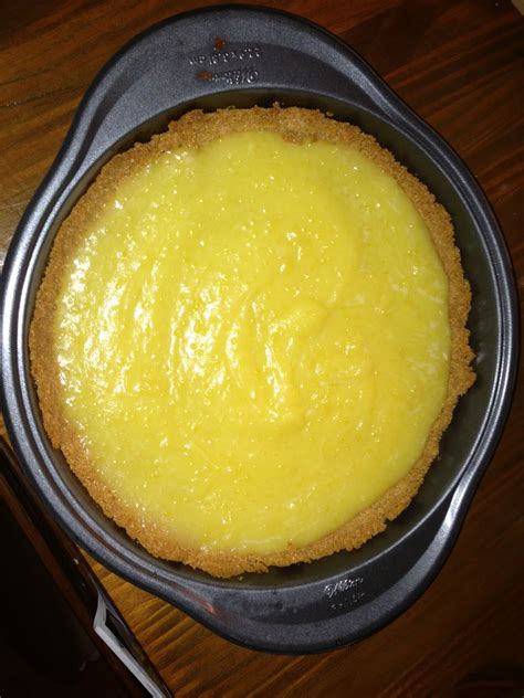 graham cracker crust lemon curd pie