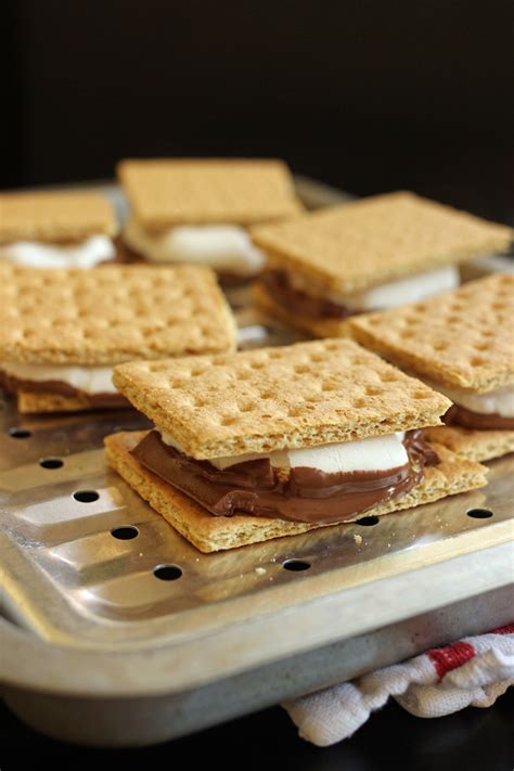 Graham Cracker S'mores In Oven