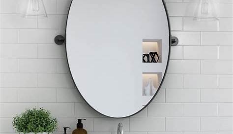 Un grand miroir ovale parfait pour la salle de bains