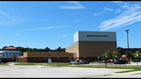 grand haven high school hours