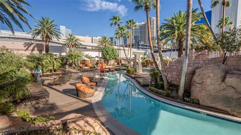 grand hotel las vegas mgm pool