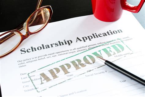 grants scholarships college students