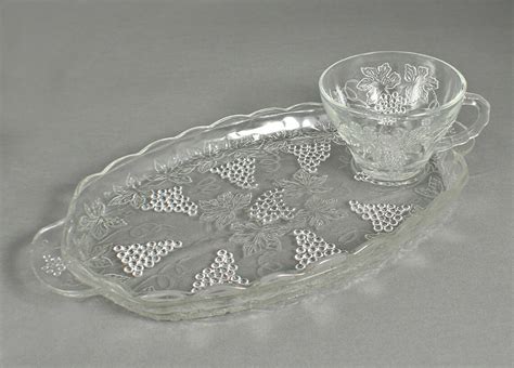 Grape Glass Tray