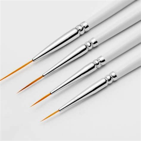 Graphic Liner Brush Set