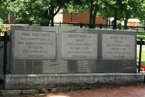 grave of joseph smith