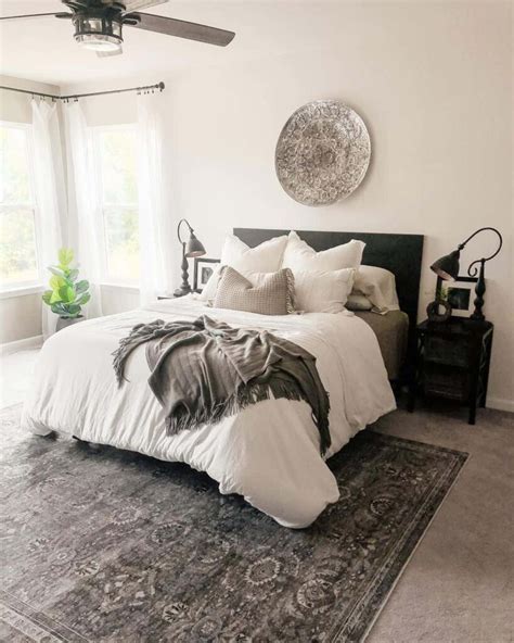 Gray Patterned Rug Bedroom