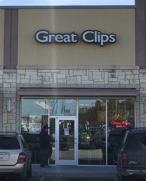 great clips near 80123