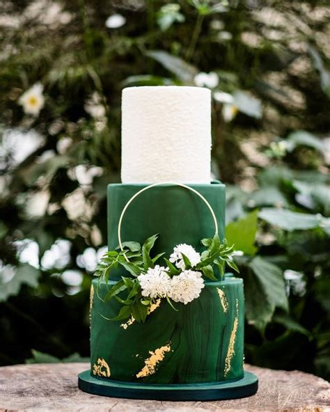 Mint green and white wedding cake Canada's Prettiest