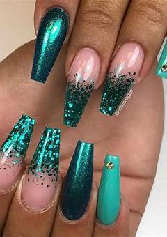 Green Glitter Acrylic Nails: Adding Sparkle To Your Style