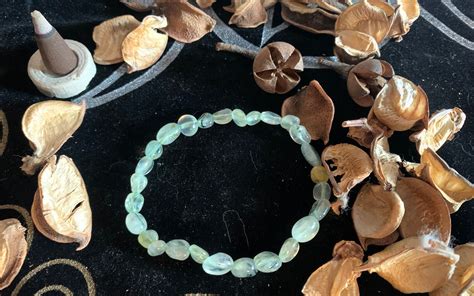 green aventurine bracelet which hand you wear