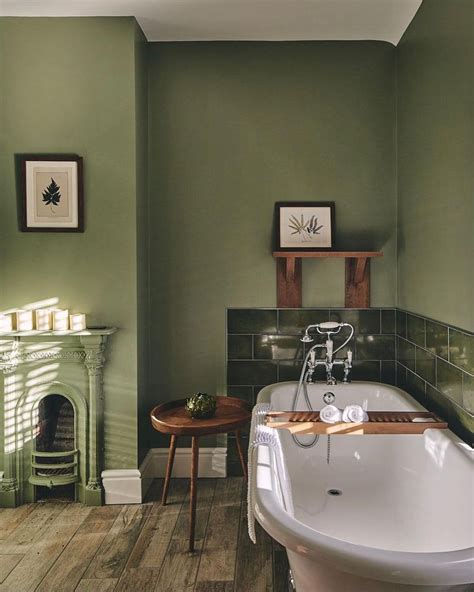 Green Bathroom Suite