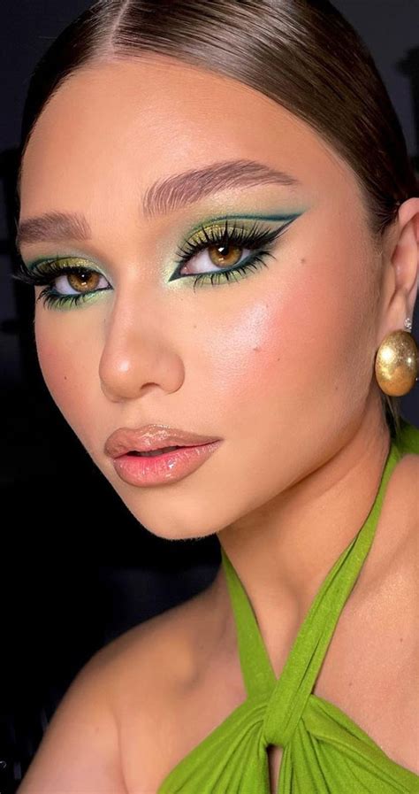 Green Eyeshadow Blush