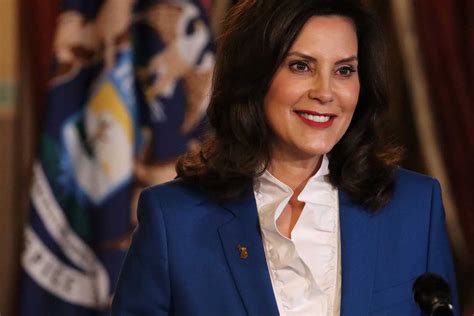 gretchen whitmer approval rating covid