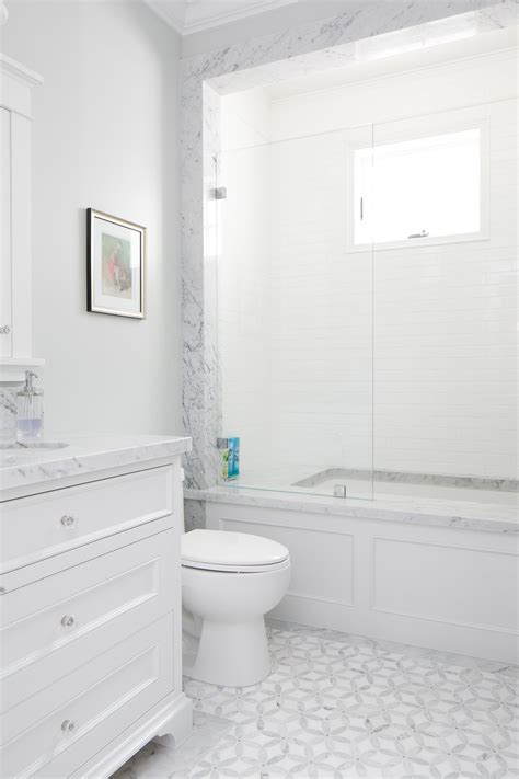 home.furnitureanddecorny.com:grey and white tiled bathroom images