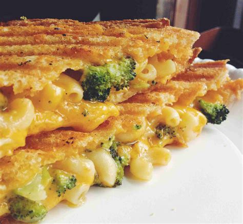 grilled mac and cheese sandwich