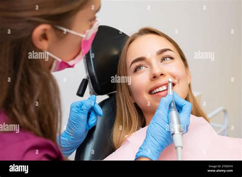 Grinding Teeth In Dentist