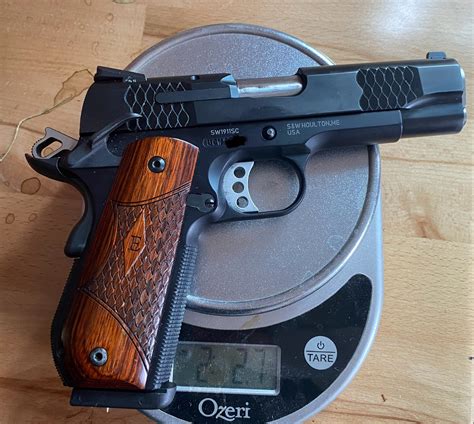 Grip for Stuck Screw