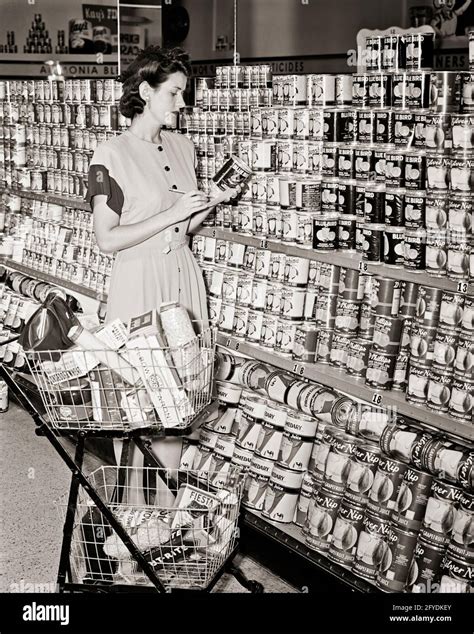 grocery shopping in the 1940s