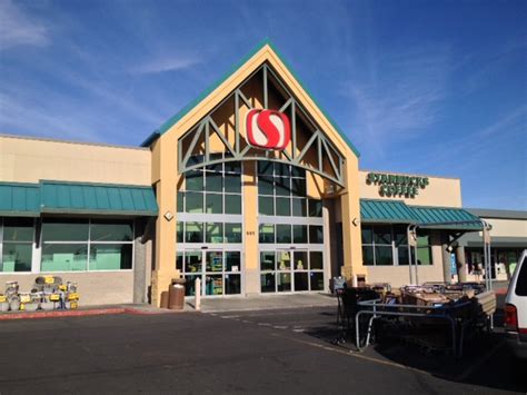 grocery stores in moses lake washington