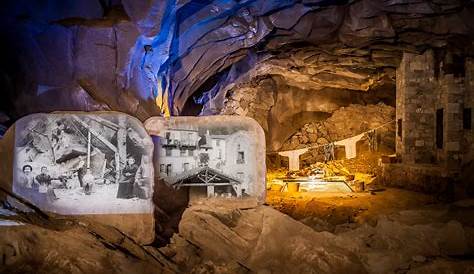 Grotte de la Pierre de Volvic - Une visite incontournable