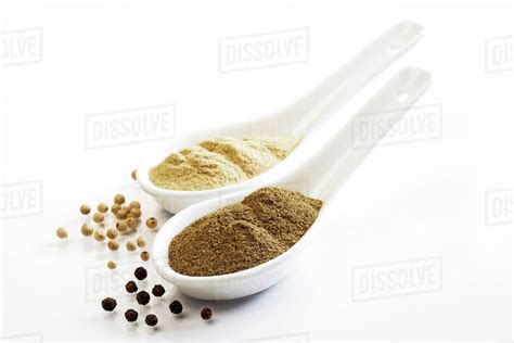 Ground Pepper Dissolve
