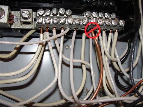 ground wire connected to neutral wire