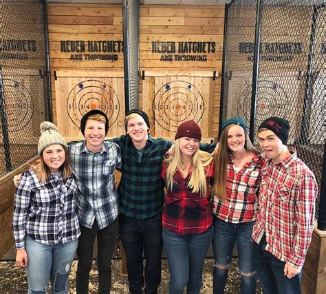 Group axe throwing