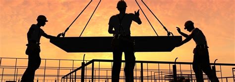 grus construction personnel