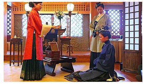 笄礼 Ji Li, the traditional coming-of-age ceremony for girls who reach