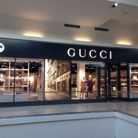 gucci fashion outlet chicago