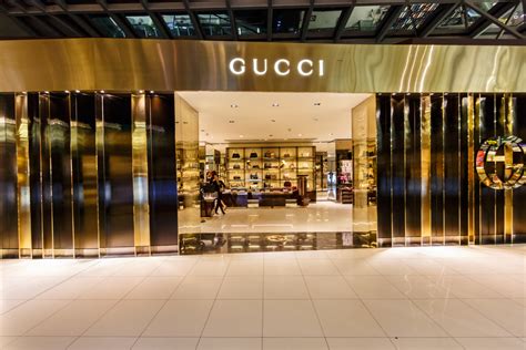 gucci store town center
