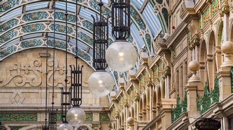 guided architecture tour