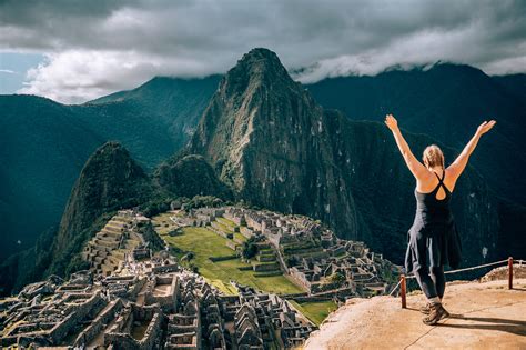 guided hike to machu picchu