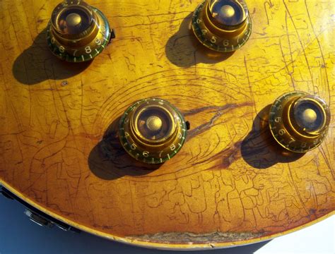 Guitar Knobs Crackle
