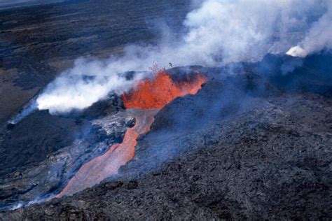 gunung berapi aktif terbesar di dunia
