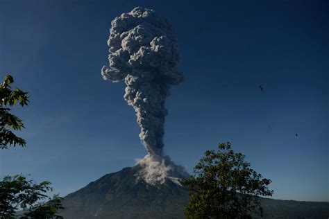 gunung merapi sumbar erupsi