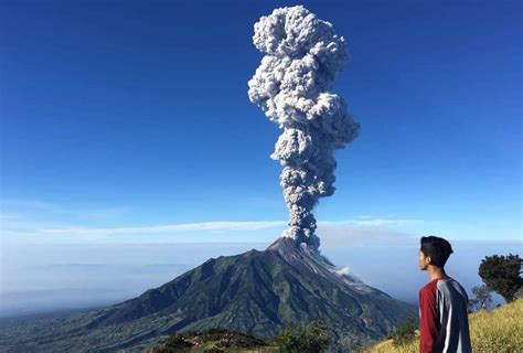 gunung slamet erupsi