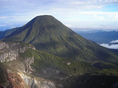 7 Puncak Gunung Tertinggi di Jawa Barat (7 Summits In West Java) KASKUS