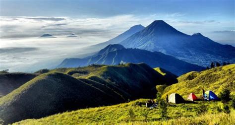 gunung tertinggi di jawa tengah