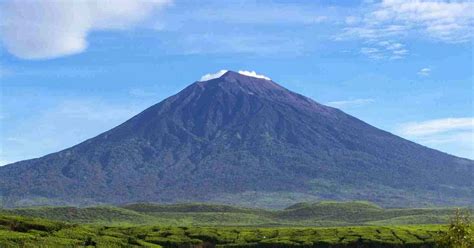 gunung yang ada di sumatera barat