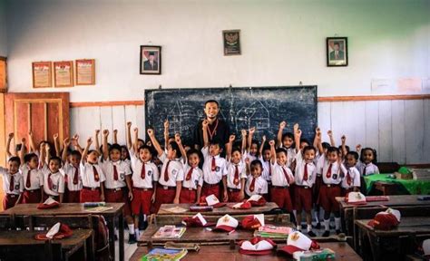 Inilah Pengertian Guru Dan Keterampilan Dasar Yang Harus Dimilikinya