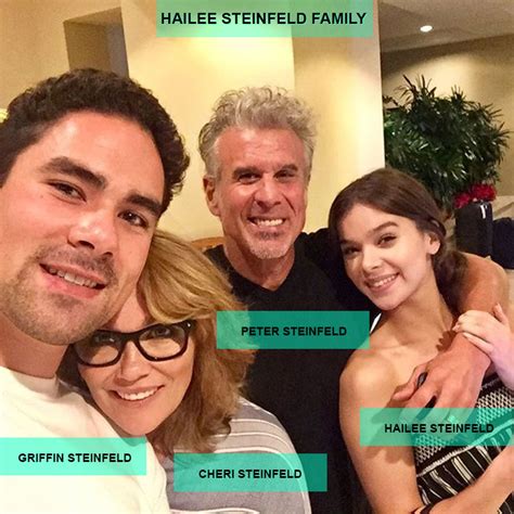hailee steinfeld pictures with family
