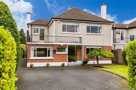 hainault road foxrock