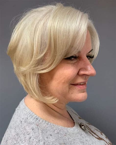 Best Hair Style For Round Face Woman Over 50