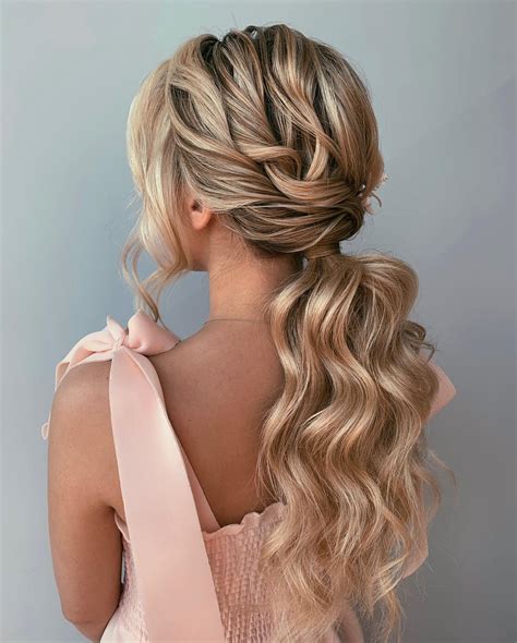 32 Perfect Updo Hairstyles for Prom 20172018 Round, Square Oval