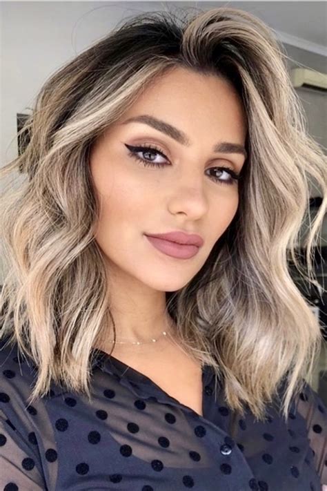 MidLength Hairstyles for Women in 20212022 Hair Colors